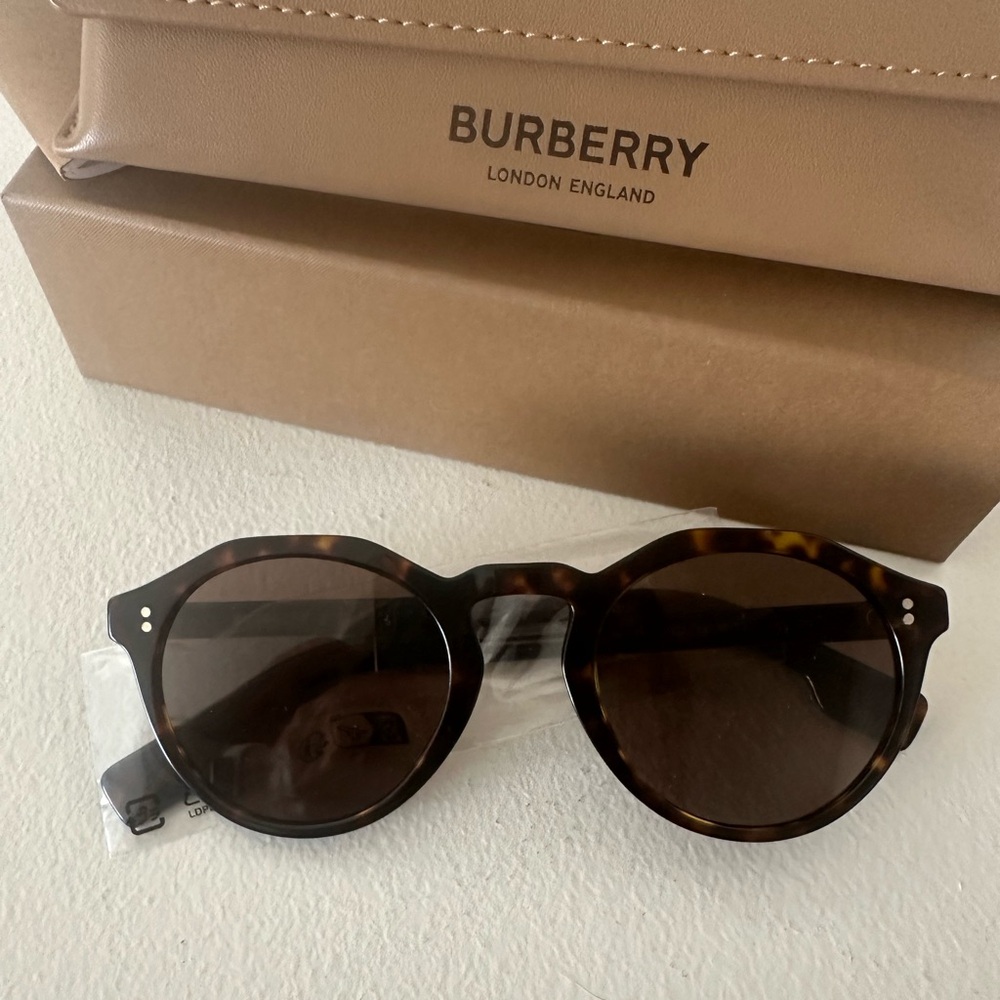 NEW Burberry Womens Round Sunglasses Dark Havana 50mm Adult Optical (BE 4280)